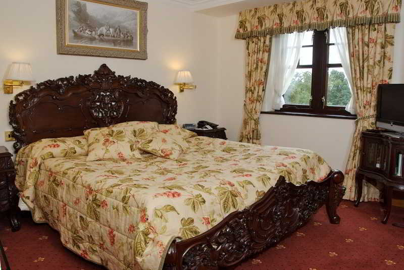 Stanhill Court Hotel Charlwood Habitación foto