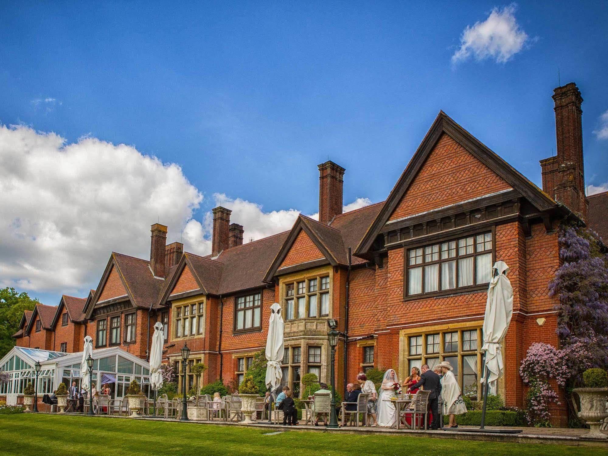 Stanhill Court Hotel Charlwood Exterior foto