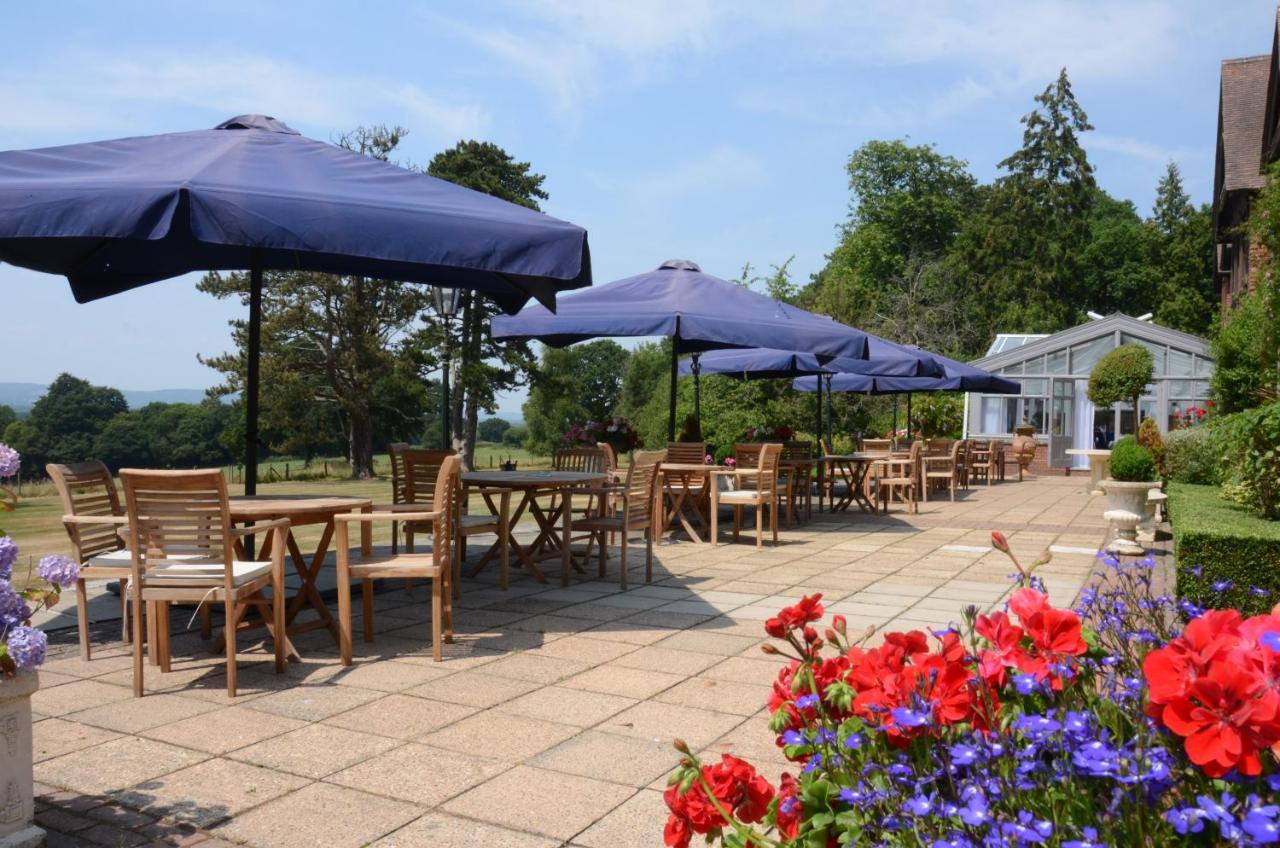 Stanhill Court Hotel Charlwood Exterior foto